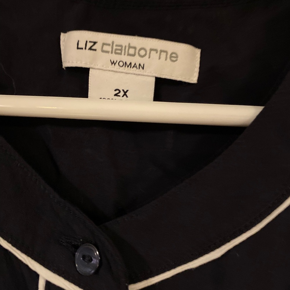 GUC Liz Claiborne Woman sleeveless blouse. SZ 2X - Picture 3 of 3